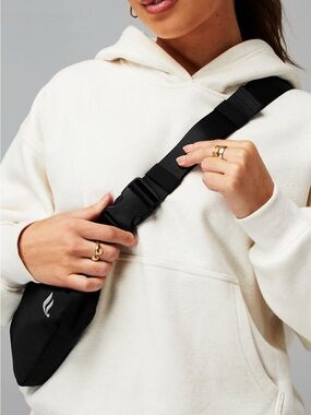 Fabletics — the belt bag — brand new with tags
